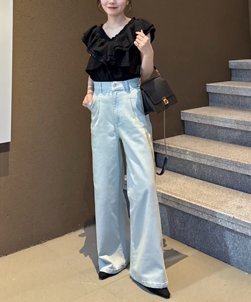 hinari（ヒナリ）の「タックワイドデニムパンツ（デニムパンツ・レディース・アイボリー/ライトブルー/ブラック・SMALL/X-SMALL/FREE）」の9枚目の写真