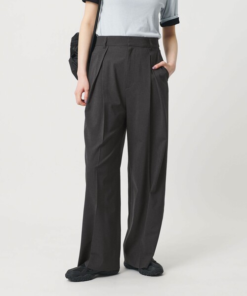 BEAUTY&YOUTH UNITED ARROWS（ビューティーアンドユースユナイテッドアローズ）の「2タック ワイドパンツ 吸水速乾 防シワ ウォッシャブル（その他パンツ・レディース・ダークグレー/ベージュ/モカ・XS/S/M）」の2枚目の写真