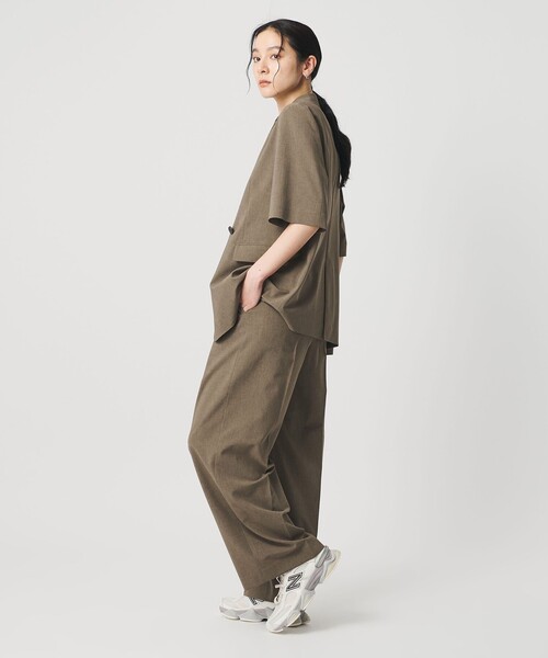 BEAUTY&YOUTH UNITED ARROWS（ビューティーアンドユースユナイテッドアローズ）の「2タック ワイドパンツ 吸水速乾 防シワ ウォッシャブル（その他パンツ・レディース・ダークグレー/ベージュ/モカ・XS/S/M）」の6枚目の写真