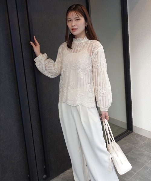 CORNERS（コーナーズ）の「ボリュームスリーブハイネックレーストップス(インナー付き)（シャツ/ブラウス・レディース・ホワイト/ベージュ系その他/ブラック・M）」の10枚目の写真