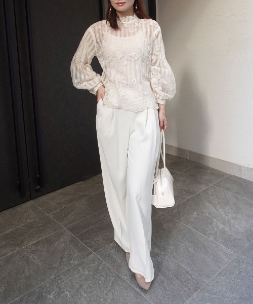 CORNERS（コーナーズ）の「ボリュームスリーブハイネックレーストップス(インナー付き)（シャツ/ブラウス・レディース・ホワイト/ベージュ系その他/ブラック・M）」の11枚目の写真