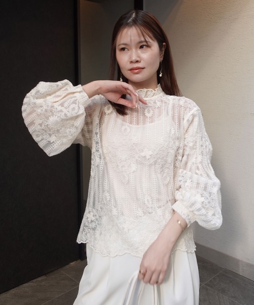 CORNERS（コーナーズ）の「ボリュームスリーブハイネックレーストップス(インナー付き)（シャツ/ブラウス・レディース・ホワイト/ベージュ系その他/ブラック・M）」の15枚目の写真