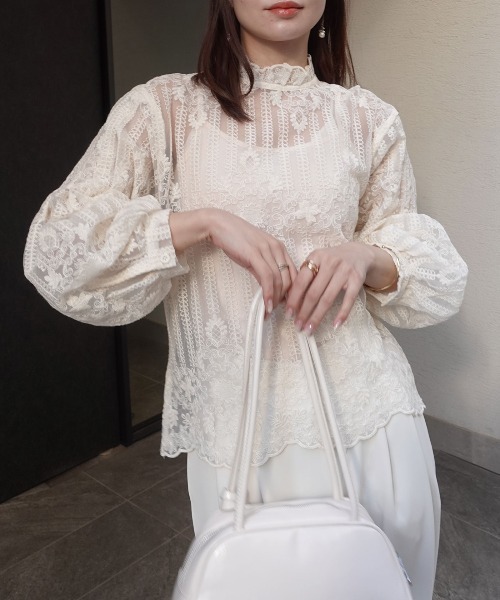 CORNERS（コーナーズ）の「ボリュームスリーブハイネックレーストップス(インナー付き)（シャツ/ブラウス・レディース・ホワイト/ベージュ系その他/ブラック・M）」の16枚目の写真