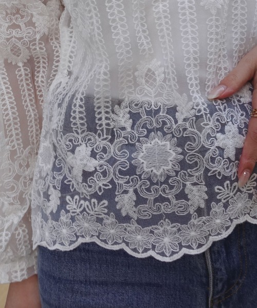 CORNERS（コーナーズ）の「ボリュームスリーブハイネックレーストップス(インナー付き)（シャツ/ブラウス・レディース・ホワイト/ベージュ系その他/ブラック・M）」の18枚目の写真