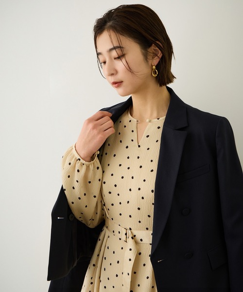 ROPE'（ロペ）の「ドットプリントウエストベルトワンピース（ワンピース・レディース・ネイビー/ベージュ・38/36）」の12枚目の写真