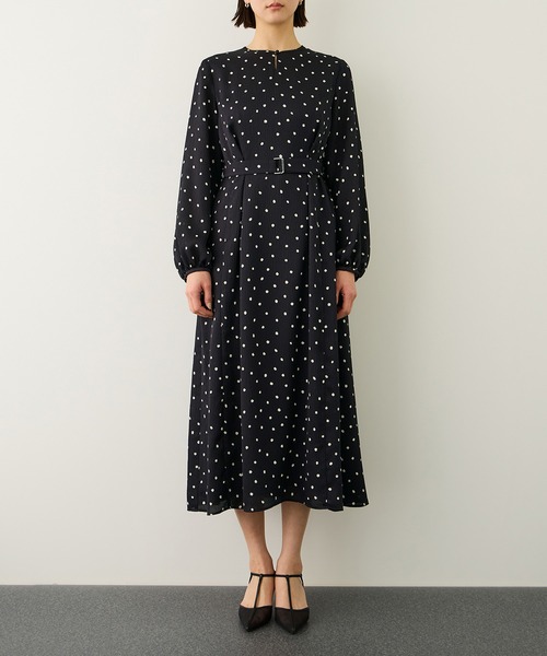 ROPE'（ロペ）の「ドットプリントウエストベルトワンピース（ワンピース・レディース・ネイビー/ベージュ・38/36）」の15枚目の写真