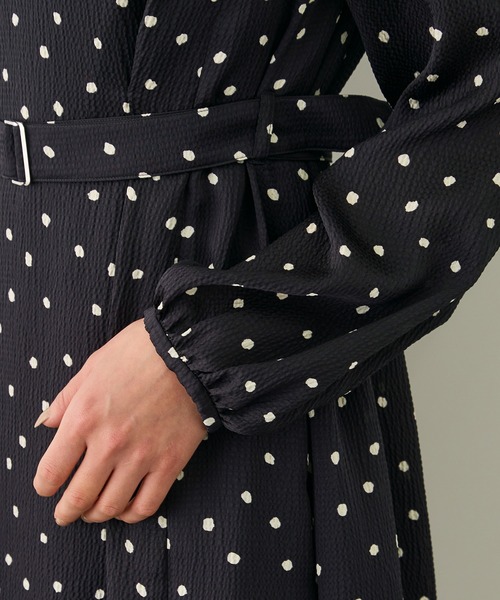 ROPE'（ロペ）の「ドットプリントウエストベルトワンピース（ワンピース・レディース・ネイビー/ベージュ・38/36）」の20枚目の写真