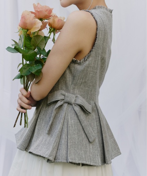 Olu.（オルドット）の「ツイードペプラムリボントップス（シャツ/ブラウス・レディース・アイボリー/ブラック/グレー・FREE）」の6枚目の写真