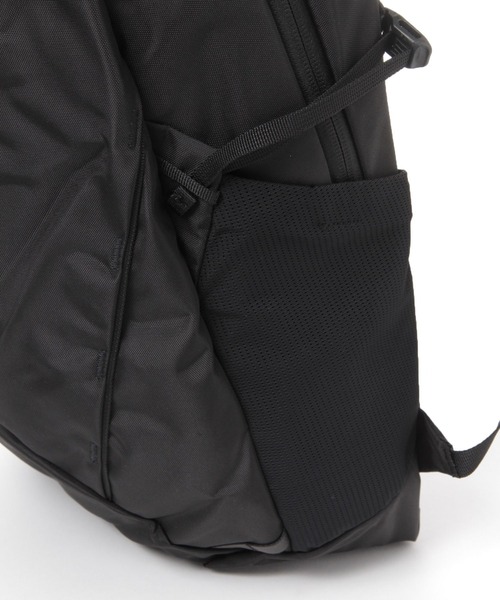 BAYFLOW（ベイフロー）の「【THE NORTH FACE(ザ・ノース・フェイス)】GEMINI 22L（バックパック/リュック・メンズ・ブラック/アイボリー・FREE）」の9枚目の写真