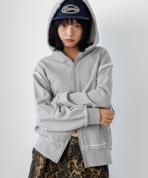 PBLIM(ページボーイリム)の「《UNISEX/シルエットが選べる》リメイクフウジップパーカー(パーカー・レディース・グレー/ブラック/グリーン・MEDIUM/SMALL)」の10枚目の写真
