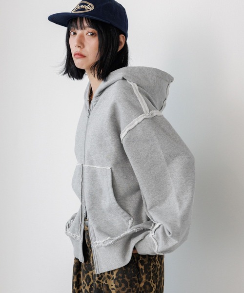 PBLIM(ページボーイリム)の「《UNISEX/シルエットが選べる》リメイクフウジップパーカー(パーカー・レディース・グレー/ブラック/グリーン・MEDIUM/SMALL)」の13枚目の写真