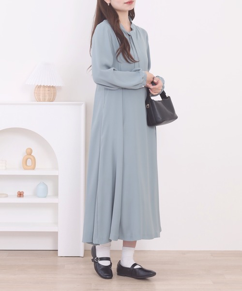 FUNALIVE（ファンアライブ）の「3/4three quarter　パネル切替タイカラーワンピース 長袖（ワンピース・レディース・グリーン/ネイビー・FREE）」の14枚目の写真