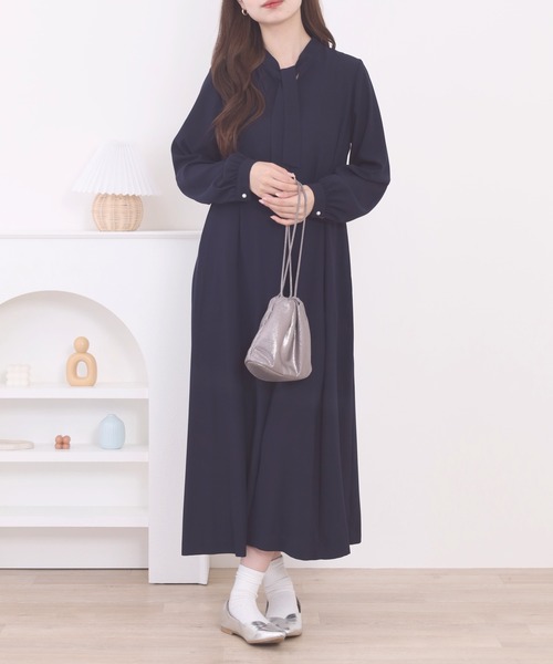 FUNALIVE（ファンアライブ）の「3/4three quarter　パネル切替タイカラーワンピース 長袖（ワンピース・レディース・グリーン/ネイビー・FREE）」の22枚目の写真