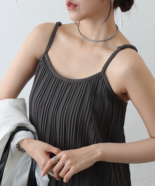 COLONY 2139（コロニートゥーワンスリーナイン）の「プリーツキャミワンピース（ワンピース・レディース・チャコールグレー/グレイッシュベージュ/ブラック・FREE）」の18枚目の写真