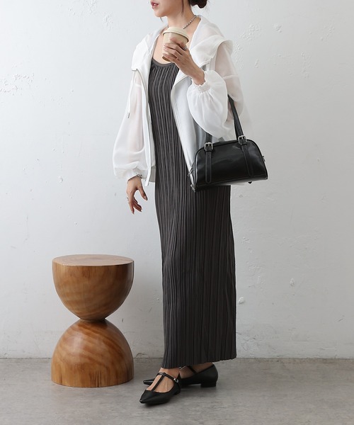 COLONY 2139（コロニートゥーワンスリーナイン）の「プリーツキャミワンピース（ワンピース・レディース・チャコールグレー/グレイッシュベージュ/ブラック・FREE）」の22枚目の写真