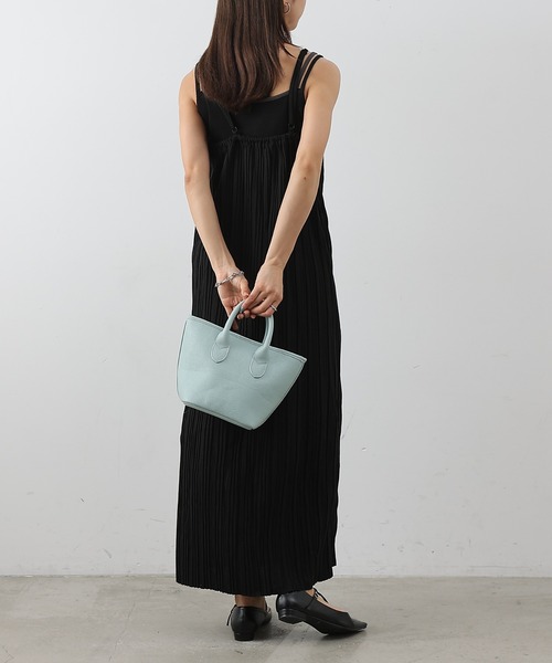 COLONY 2139（コロニートゥーワンスリーナイン）の「プリーツキャミワンピース（ワンピース・レディース・チャコールグレー/グレイッシュベージュ/ブラック・FREE）」の15枚目の写真