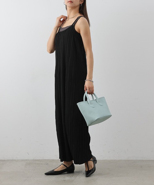 COLONY 2139（コロニートゥーワンスリーナイン）の「プリーツキャミワンピース（ワンピース・レディース・チャコールグレー/グレイッシュベージュ/ブラック・FREE）」の14枚目の写真