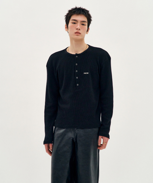 PROCESS（プロセス）の「Fine Jersey Henley - Black（Tシャツ/カットソー・メンズ・ブラック・FREE）」の2枚目の写真