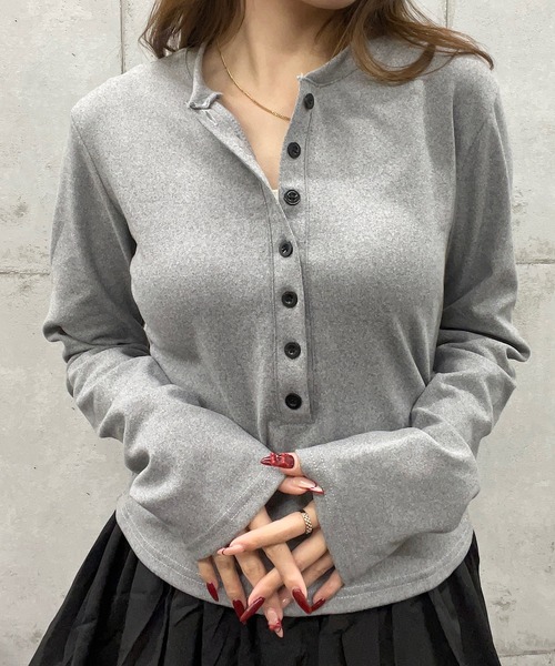 ROGER AND RAW(ロジャーアンドロウ)の「ヘンリーネックロングスリーブTシャツ(Tシャツ/カットソー・レディース・ブラック/グレー/ワインレッド・FREE)」の4枚目の写真