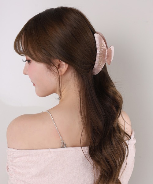 one after another NICE CLAUP(ワンアフターアナザーナイスクラップ)の「【Eliane Collection】ロゴクリップ(バレッタ/ヘアクリップ・レディース・ピンク/アイボリー・FREE)」の3枚目の写真
