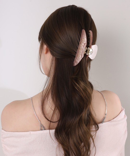 one after another NICE CLAUP(ワンアフターアナザーナイスクラップ)の「【Eliane Collection】ロゴクリップ(バレッタ/ヘアクリップ・レディース・ピンク/アイボリー・FREE)」の4枚目の写真