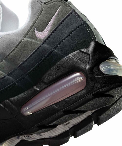 NIKE（ナイキ）の「ナイキ エア マックス 95 ビッグ バブル ウィメンズシューズ / Nike Air Max 95 Big Bubble Women's Shoes HJ5996-001 Black/Pink Foam（スニーカー・レディース・ブラック・22/22.5/23/23.5/24/24.5/25/25.5/26/26.5/27/27.5/28/28.5/29/30/29.5/31）」の8枚目の写真