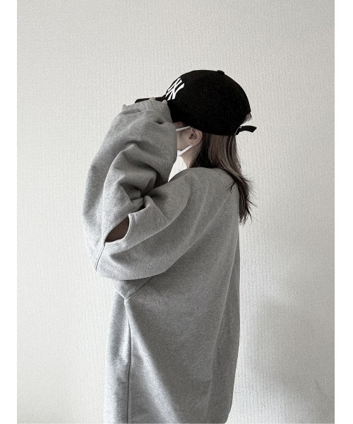 YACA(ヤーカ)の「Slit Sleeve Sweat/スリットスリーブスウェット【unisex item】(スウェット・レディース・グレー/ブラック/ホワイト・FREE)」の5枚目の写真