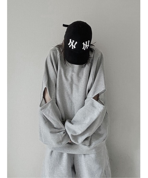 YACA(ヤーカ)の「Slit Sleeve Sweat/スリットスリーブスウェット【unisex item】(スウェット・レディース・グレー/ブラック/ホワイト・FREE)」の12枚目の写真