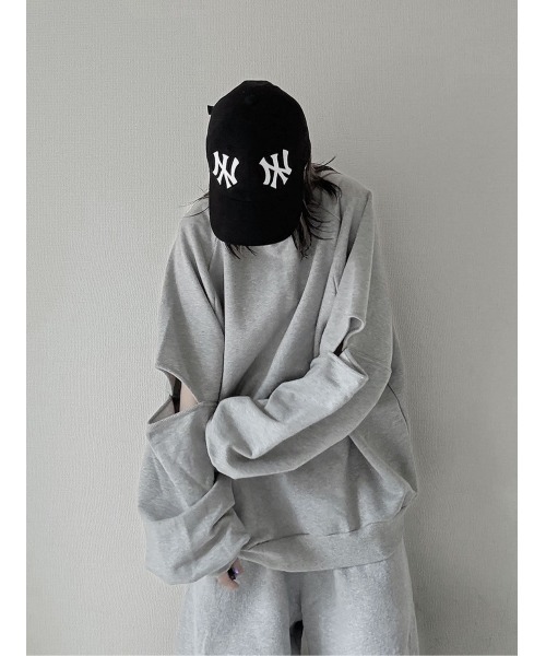 YACA(ヤーカ)の「Slit Sleeve Sweat/スリットスリーブスウェット【unisex item】(スウェット・レディース・グレー/ブラック/ホワイト・FREE)」の13枚目の写真