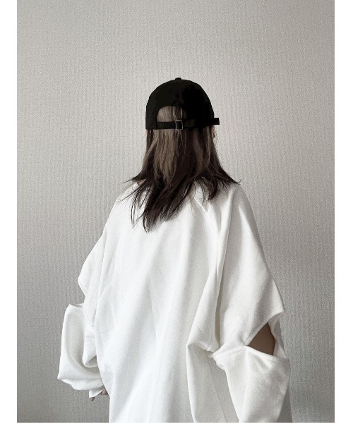 YACA(ヤーカ)の「Slit Sleeve Sweat/スリットスリーブスウェット【unisex item】(スウェット・レディース・グレー/ブラック/ホワイト・FREE)」の14枚目の写真