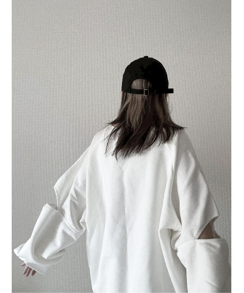 YACA(ヤーカ)の「Slit Sleeve Sweat/スリットスリーブスウェット【unisex item】(スウェット・レディース・グレー/ブラック/ホワイト・FREE)」の18枚目の写真