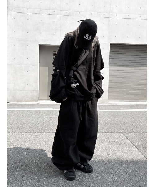 YACA(ヤーカ)の「Slit Sleeve Sweat/スリットスリーブスウェット【unisex item】(スウェット・レディース・グレー/ブラック/ホワイト・FREE)」の20枚目の写真