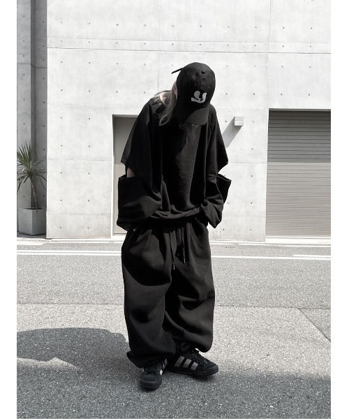 YACA(ヤーカ)の「Slit Sleeve Sweat/スリットスリーブスウェット【unisex item】(スウェット・レディース・グレー/ブラック/ホワイト・FREE)」の21枚目の写真
