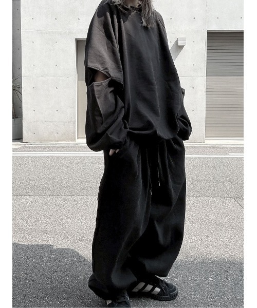 YACA(ヤーカ)の「Slit Sleeve Sweat/スリットスリーブスウェット【unisex item】(スウェット・レディース・グレー/ブラック/ホワイト・FREE)」の22枚目の写真