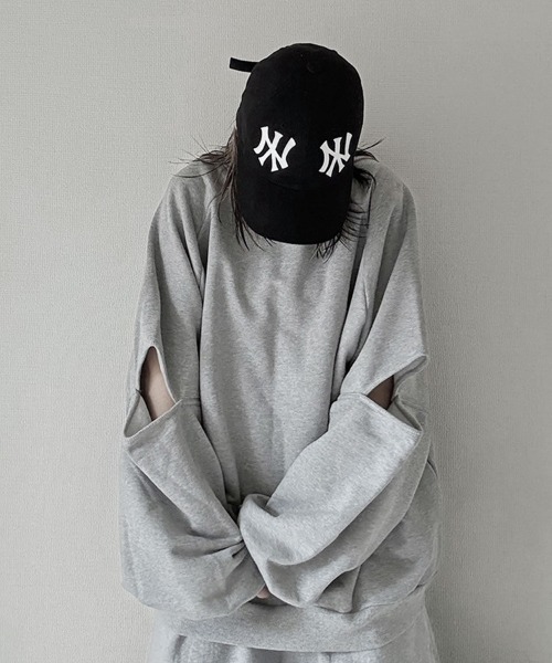 YACA(ヤーカ)の「Slit Sleeve Sweat/スリットスリーブスウェット【unisex item】(スウェット・レディース・グレー/ブラック/ホワイト・FREE)」の7枚目の写真