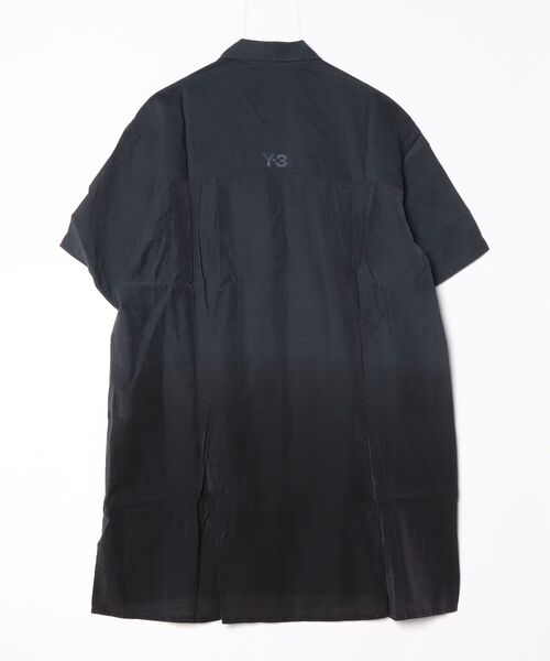 Y-3(ワイスリー)の「Y-3 DIP DYE SHORT SLEEVE LONG SHIRT(シャツ/ブラウス・メンズ・ブラック×グレー・X-SMALL/X-LARGE/LARGE/MEDIUM/SMALL)」の4枚目の写真