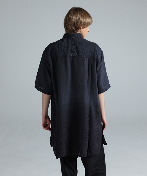 Y-3(ワイスリー)の「Y-3 DIP DYE SHORT SLEEVE LONG SHIRT(シャツ/ブラウス・メンズ・ブラック×グレー・X-SMALL/X-LARGE/LARGE/MEDIUM/SMALL)」の2枚目の写真