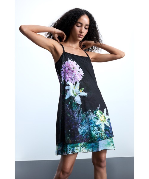 Desigual(デシグアル)の「ボタニカルプリントリバーシブルキャミワンピ(ワンピース・レディース・グリーン・L/XS/S/M/XL)」の2枚目の写真