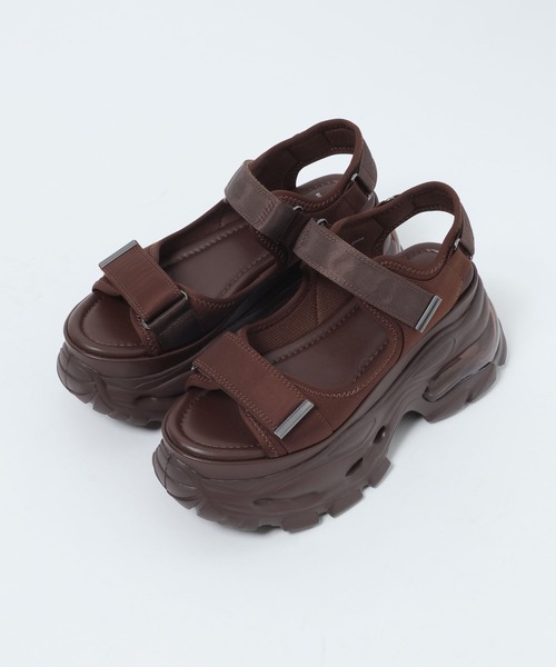 JEANASIS（ジーナシス）の「ウェーブソールスニーカーサンダル/661914（サンダル・レディース・ブラウン/ブラック・LARGE/MEDIUM）」の2枚目の写真