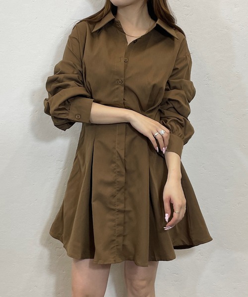 ROGER AND RAW(ロジャーアンドロウ)の「フィット&フレアシャツワンピース(シャツワンピース・レディース・ブラック/ブラウン・FREE)」の14枚目の写真