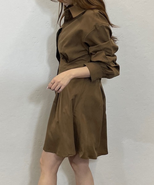 ROGER AND RAW(ロジャーアンドロウ)の「フィット&フレアシャツワンピース(シャツワンピース・レディース・ブラック/ブラウン・FREE)」の13枚目の写真