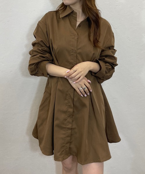ROGER AND RAW(ロジャーアンドロウ)の「フィット&フレアシャツワンピース(シャツワンピース・レディース・ブラック/ブラウン・FREE)」の7枚目の写真