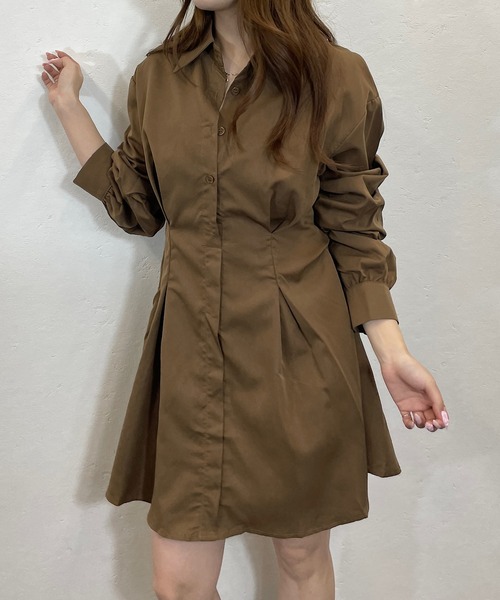 ROGER AND RAW(ロジャーアンドロウ)の「フィット&フレアシャツワンピース(シャツワンピース・レディース・ブラック/ブラウン・FREE)」の5枚目の写真