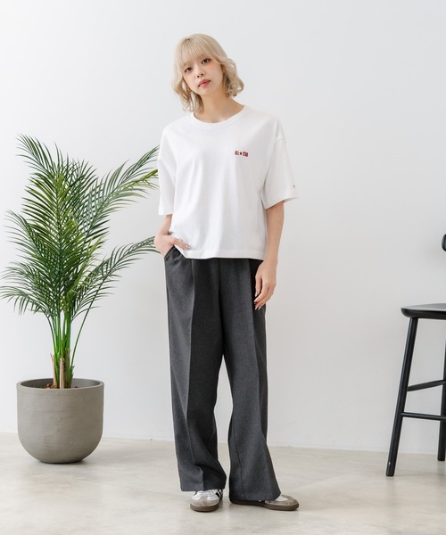 CONVERSE(コンバース)の「【CONVERSE/コンバース】【背中で魅せるハイカット】バックプリントTシャツ オールスター 前面ワンポイント(Tシャツ/カットソー・レディース・オフホワイト/ブラック/グリーン・MEDIUM)」の4枚目の写真
