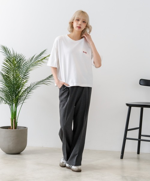 CONVERSE(コンバース)の「【CONVERSE/コンバース】【背中で魅せるハイカット】バックプリントTシャツ オールスター 前面ワンポイント(Tシャツ/カットソー・レディース・オフホワイト/ブラック/グリーン・MEDIUM)」の6枚目の写真
