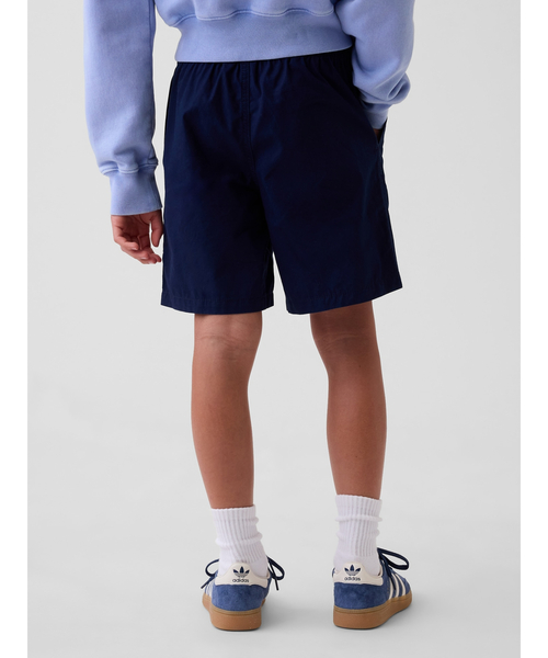 GAP(ギャップ)の「リラックスフィット プルオン ショートパンツ (キッズ)(その他パンツ・キッズ・カーキ/ベージュ/ネイビー・160cm/150cm/140cm/130cm/120cm/110cm)」の12枚目の写真