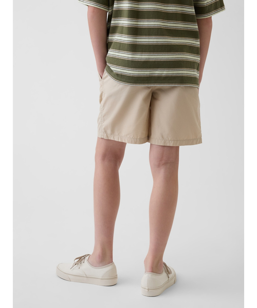 GAP(ギャップ)の「リラックスフィット プルオン ショートパンツ (キッズ)(その他パンツ・キッズ・カーキ/ベージュ/ネイビー・160cm/150cm/140cm/130cm/120cm/110cm)」の14枚目の写真