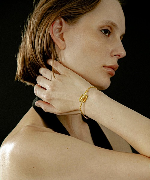 LAPUIS(ラピュイ)の「LAPUIS(ラピュイ)Connect coil bracelet(ブレスレット・レディース・ゴールド/シルバー/マルチ・FREE)」の5枚目の写真