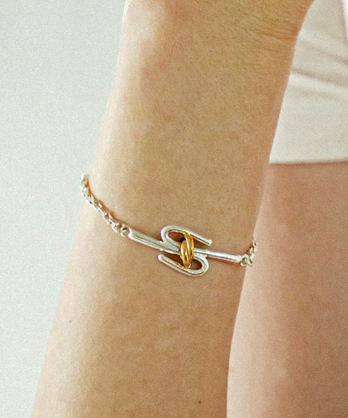 LAPUIS（ラピュイ）の「LAPUIS(ラピュイ)Connect coil bracelet（ブレスレット・レディース・ゴールド/シルバー/マルチ・FREE）」の4枚目の写真