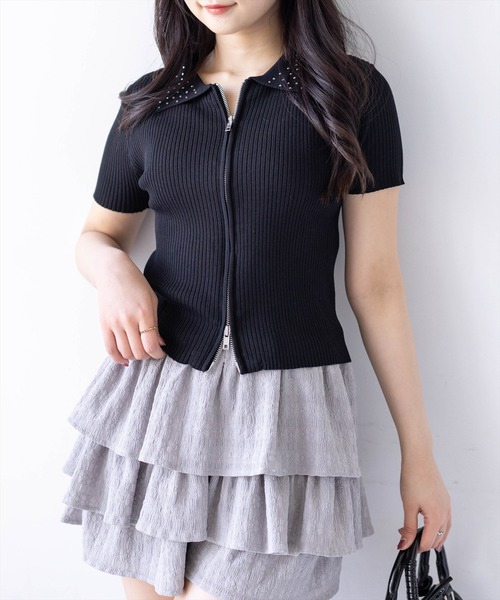 clear（クリア）の「ラインストーンカラーダブルジップ半袖ニットトップス[骨格ストレート カジュアル 大人]（ニット/セーター・レディース・レッド/オフホワイト/杢グレー/ブラック・F）」の2枚目の写真